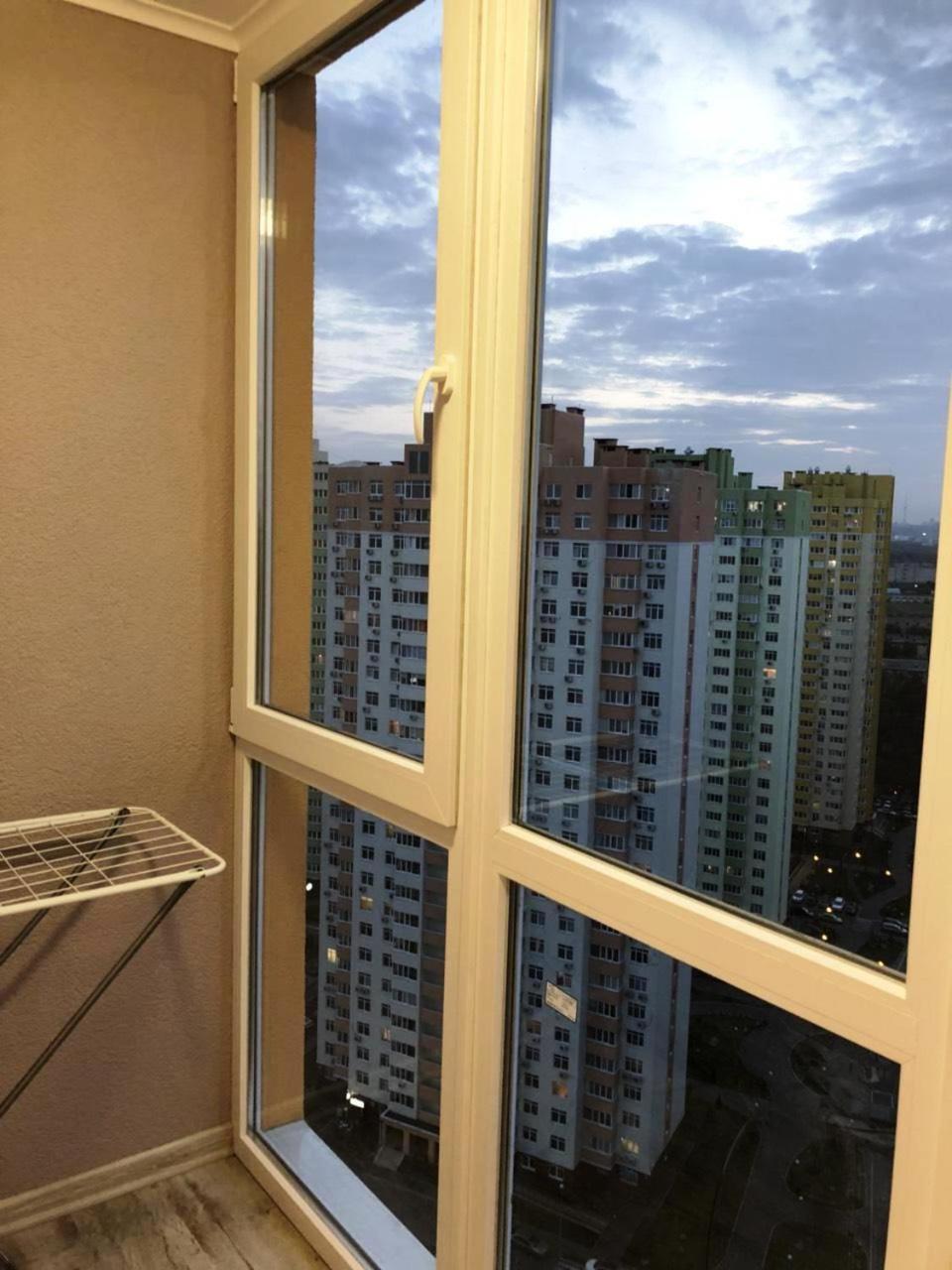 Квартира Парковые Озера Lejlighed Kiev Eksteriør billede