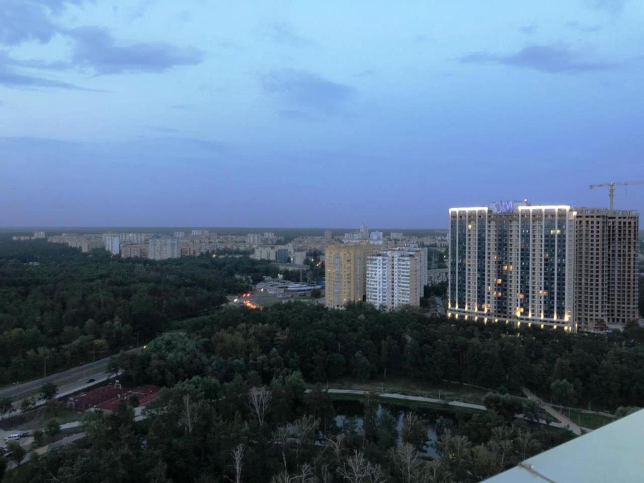 Квартира Парковые Озера Lejlighed Kiev Eksteriør billede